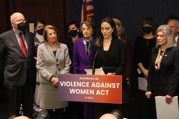 WVU Student Government Association applauds Manchin and Capito's support for renewing 1994 Violence Against Women Act